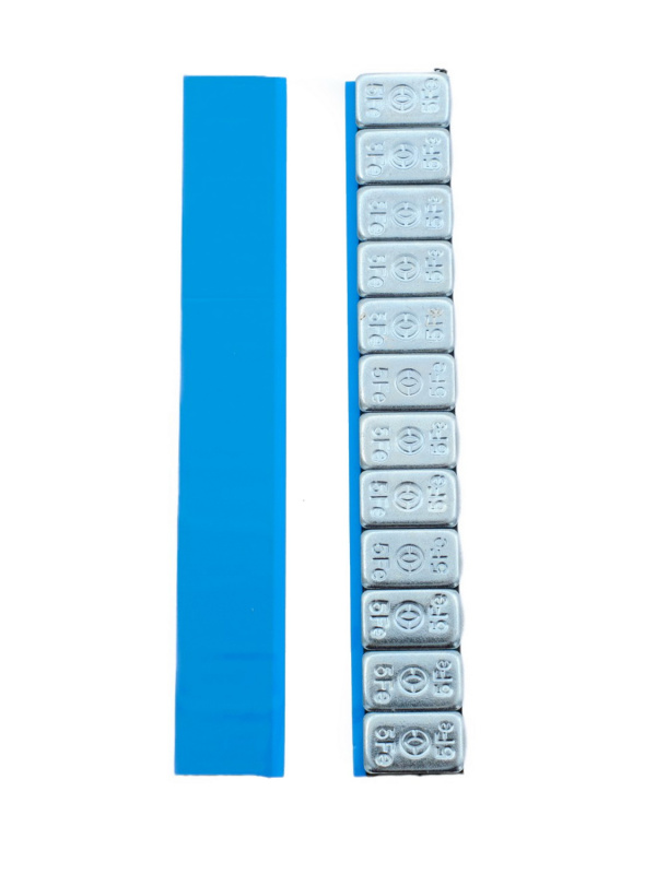 Груза клеевые "Fe" ROSSVIK 60гр (50шт/кор.) тонкие, синий скотч, 12*5гр