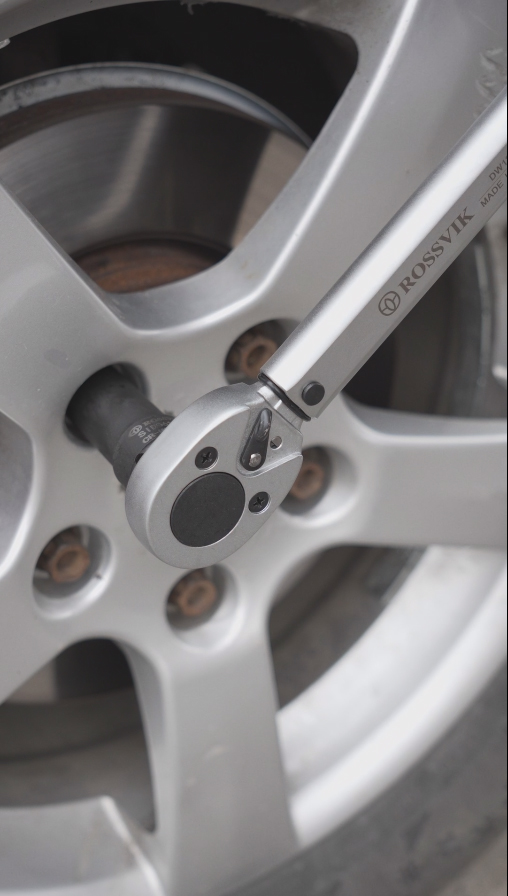 Динамометрический ключ ROSSVIK DW12210 - специально для шиномонтажа!